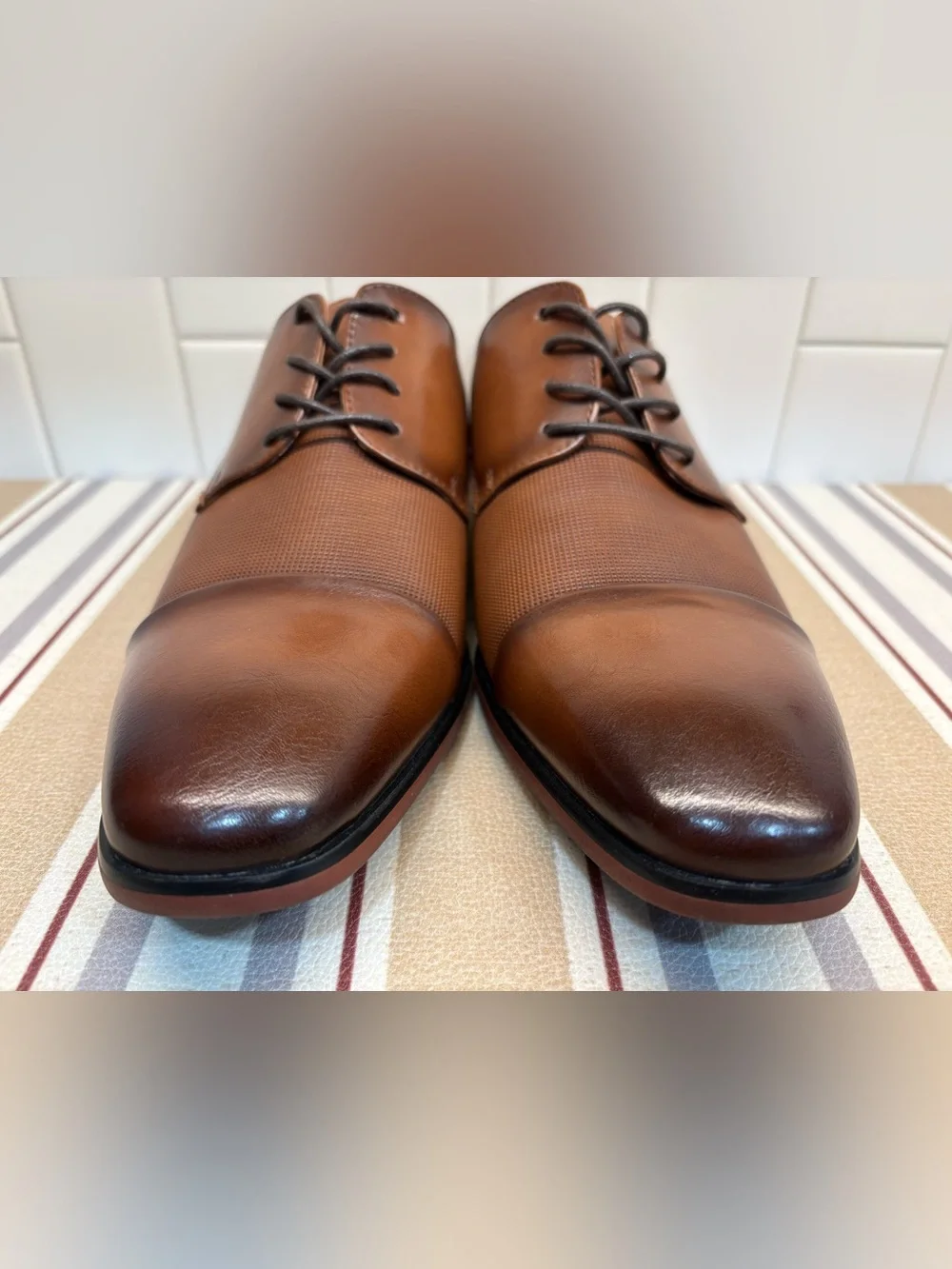 New Guess Men’s Shelly Cap Toe Oxford Dress Shoes Lace-Up Size 9 Brown